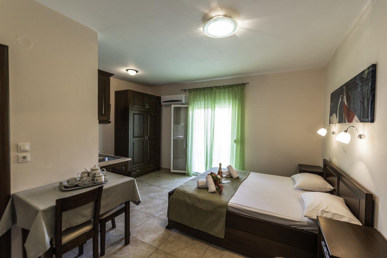 Zeus Apartments Скала Потамияс Екстериор снимка